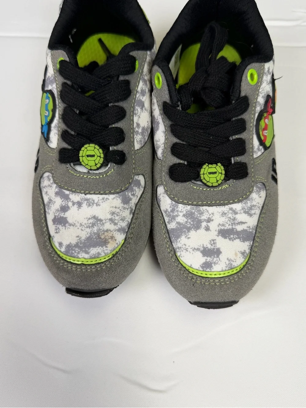 Kids Gray & Neon Green Turtle Accent Sneakers -13